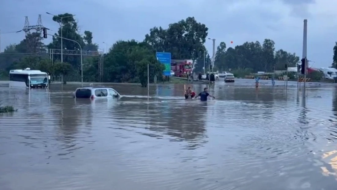 Hatay’da Sel Alarmı! Payas’ta Eğitime Ara Verildi