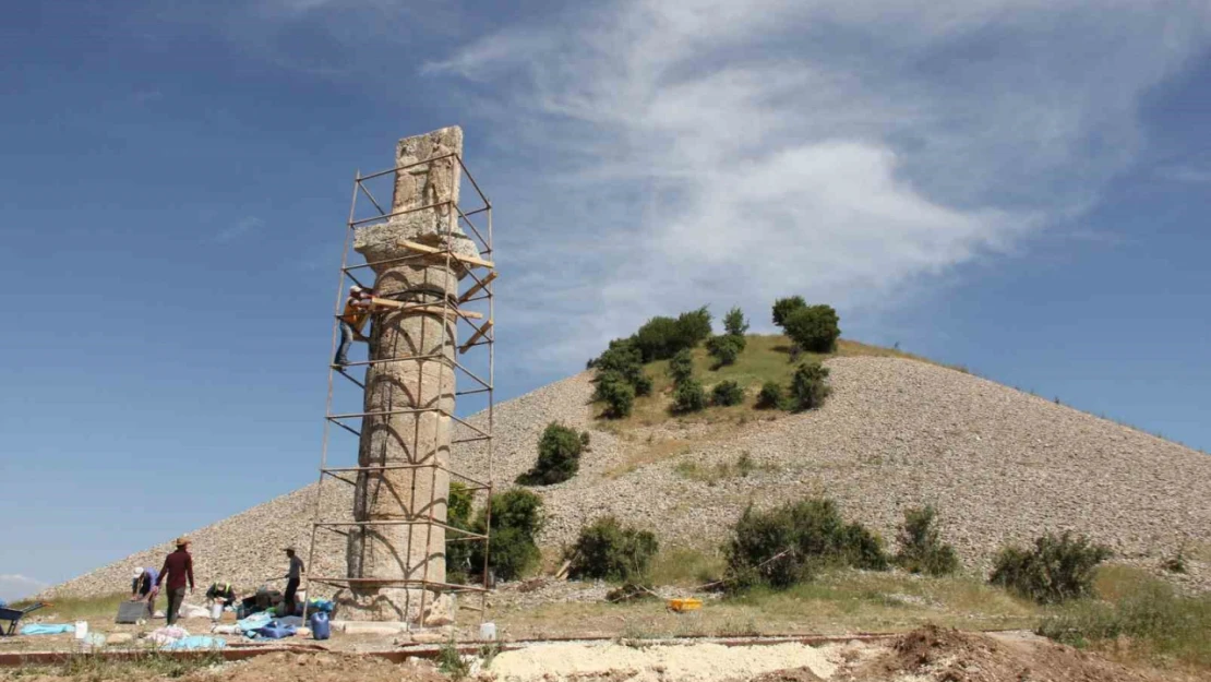 2 bin 43 yıllık 'tokalaşma' sütunu yeniden ayağa kaldırıldı