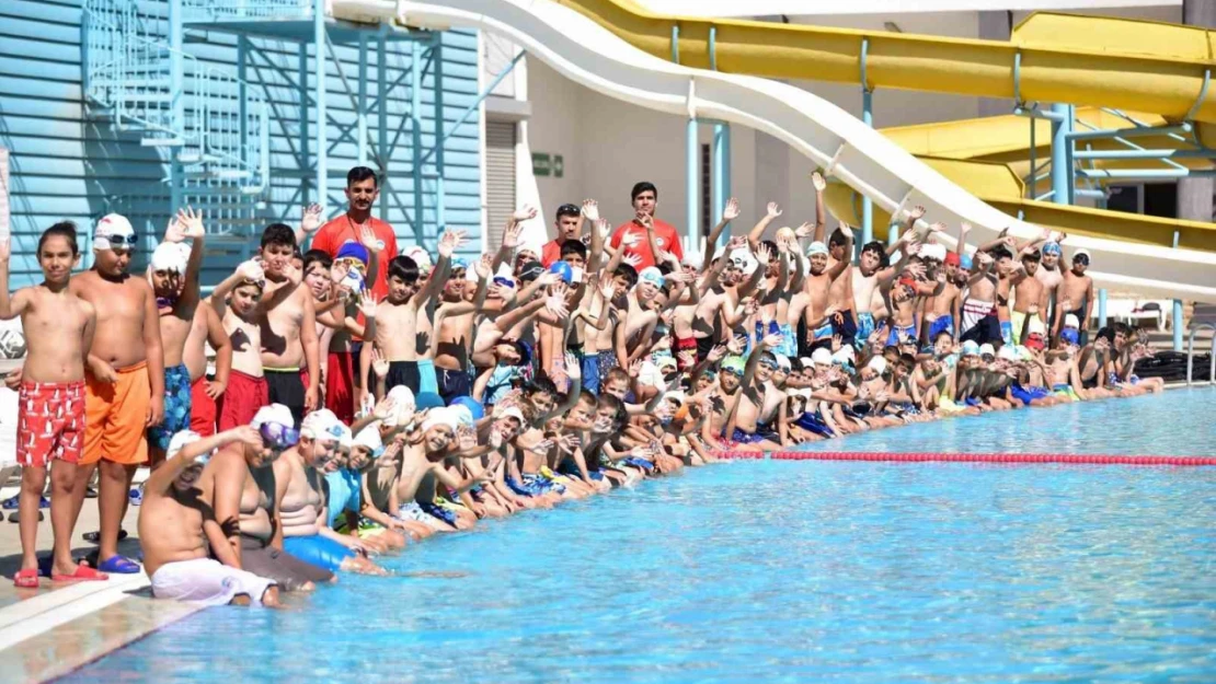 2 bin 500 kişi ile 2. Yaz Dönemi Spor Şenliği düzenlendi