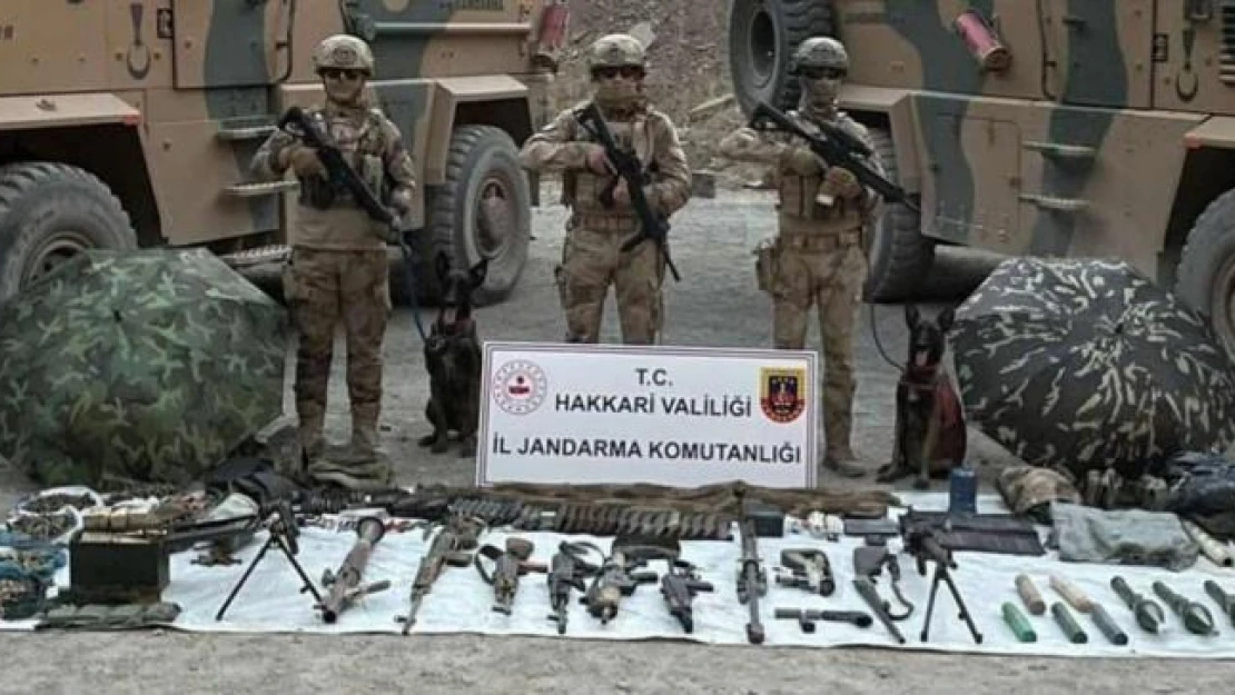 3 teröristin etkisiz hale getirildiği operasyonda çok sayıda silah ve mühimmat ele geçildi