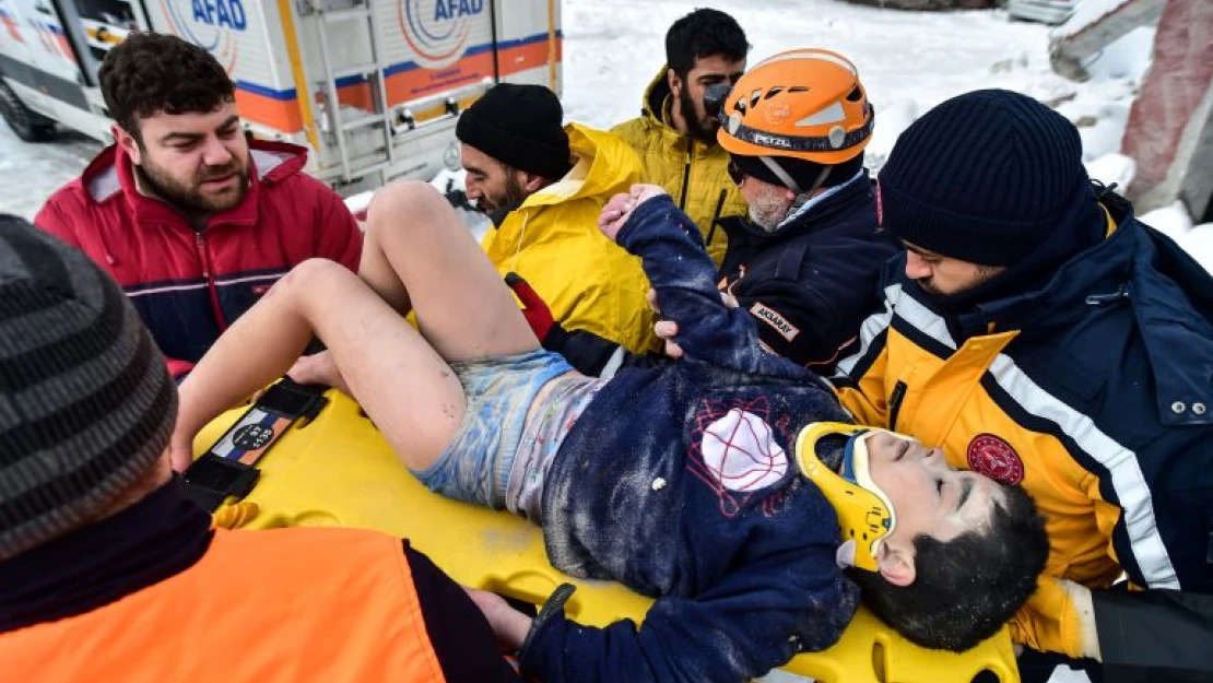 8 yaşındaki Zeynep 31 saat sonra kurtarıldı