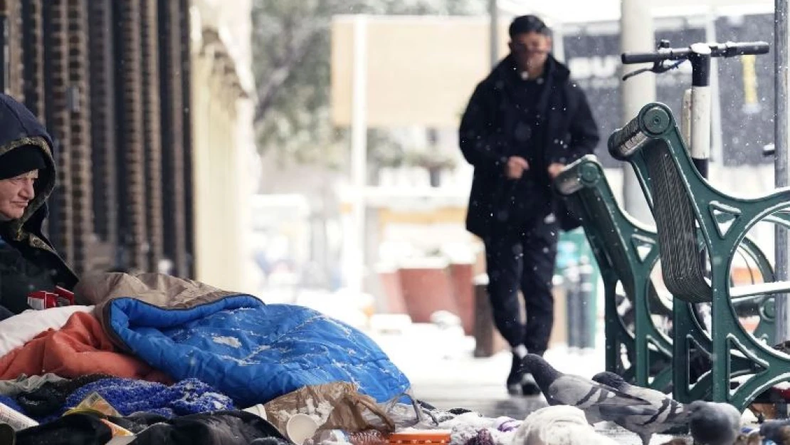 ABD'de bir kadın sokak ortasında doğum yaptı