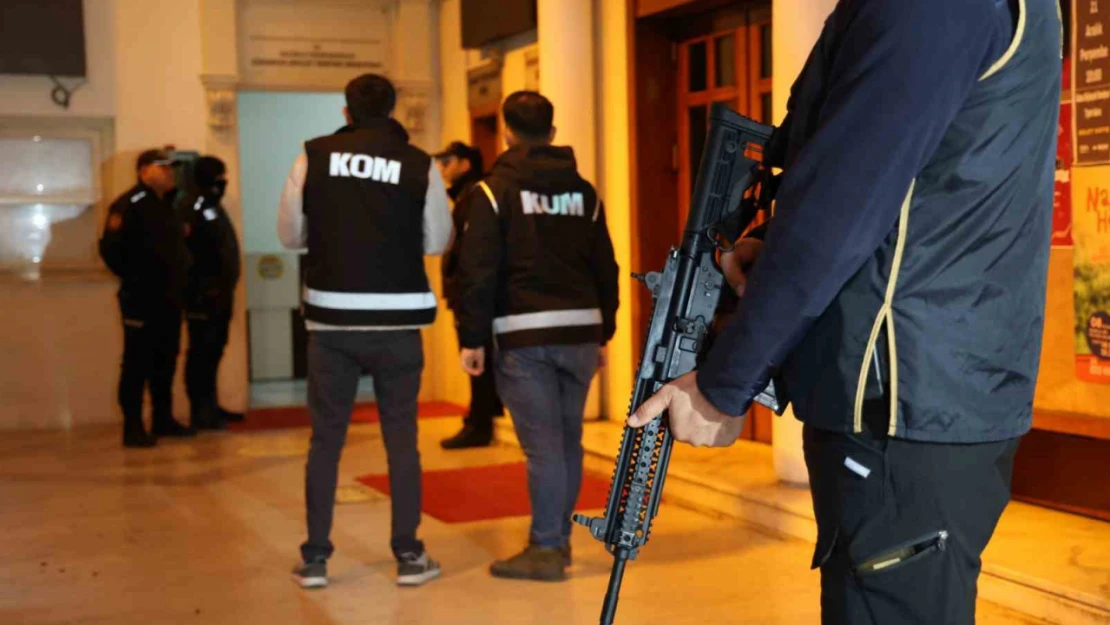 Adana Büyükşehir Belediyesine ihaleye fesat karıştırma ve rüşvet operasyonu