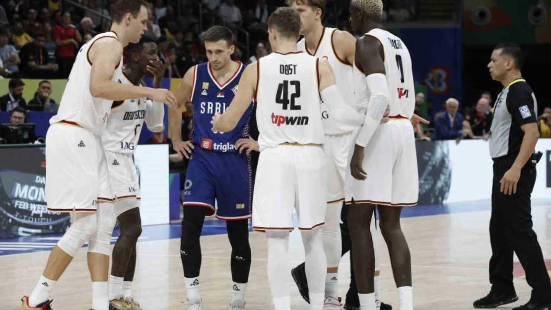 Almanya, FIBA Dünya Kupası finalinde Sırbistan'ı 83-77'lik skorla mağlup ederek şampiyon oldu.