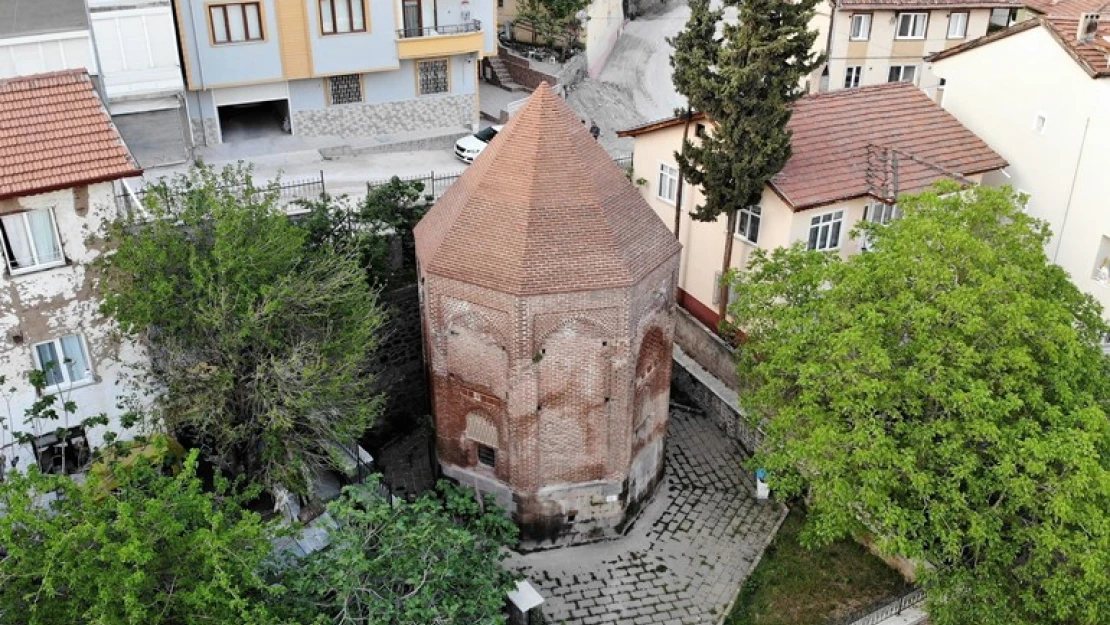Anıt mezar hikayesi
