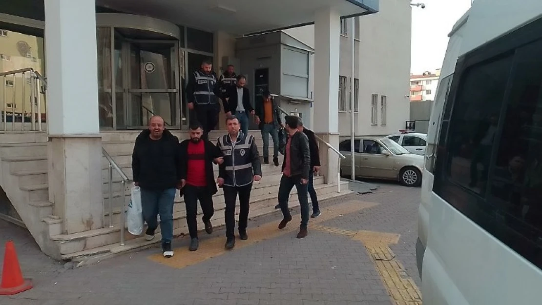 Aranan şahıslara operasyon