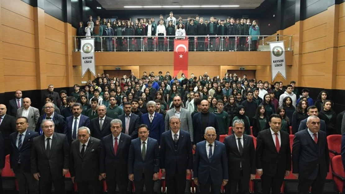 Bakan Akar Kayseri Lisesi Öğrencileriyle Buluştu