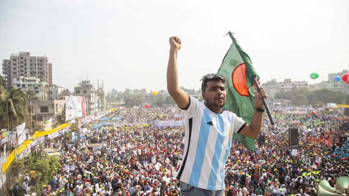 Bangladeş'te binlerce kişinin katılımıyla hükümet karşıtı protesto