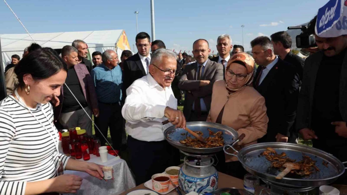 Başkan Büyükkılıç: 'Hem Etkinlik Yapıyor Hem de Altyapı Oluşturuyoruz'