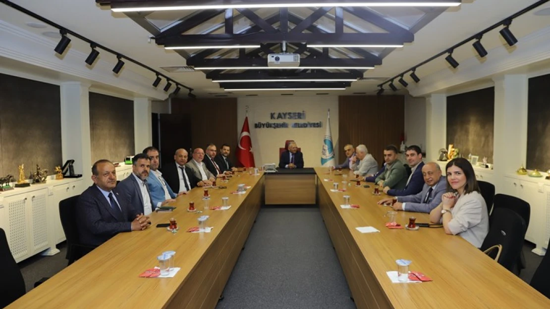 Başkan Büyükkılıç'a ziyaretçi akını