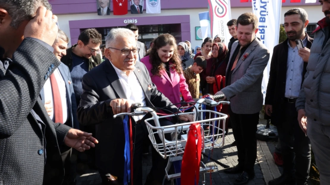 Başkan Büyükkılıç, Engelli Selin'in Hayalini Gerçekleştirdi