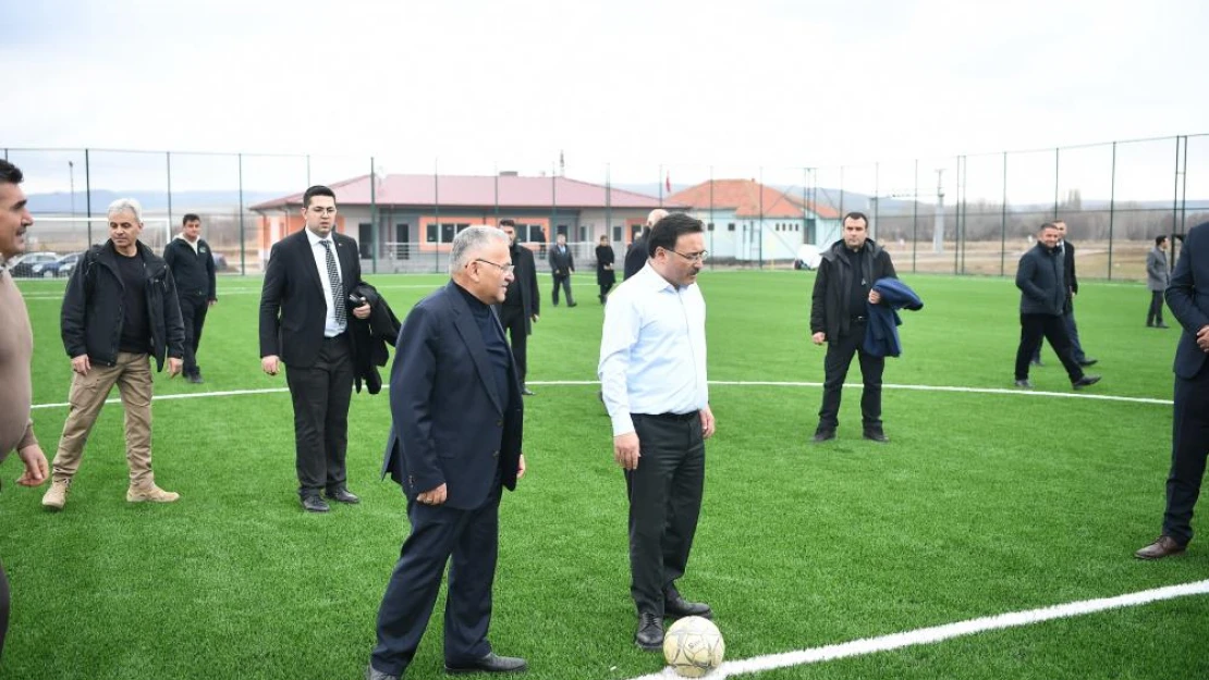 Başkan Büyükkılıç İle Vali Çiçek'ten Sarıoğlan'a 'yatırım' çıkarması