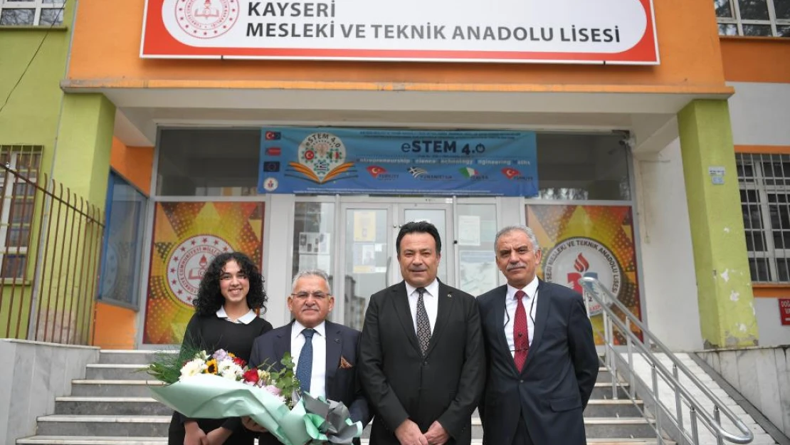 Başkan Büyükkılıç, Kariyer Günleri'ne devam ediyor