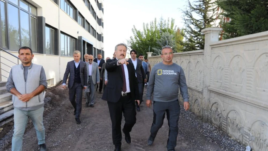 Başkan Palancıoğlu, Germir'deki öğrenci yurdu inşaatını inceledi