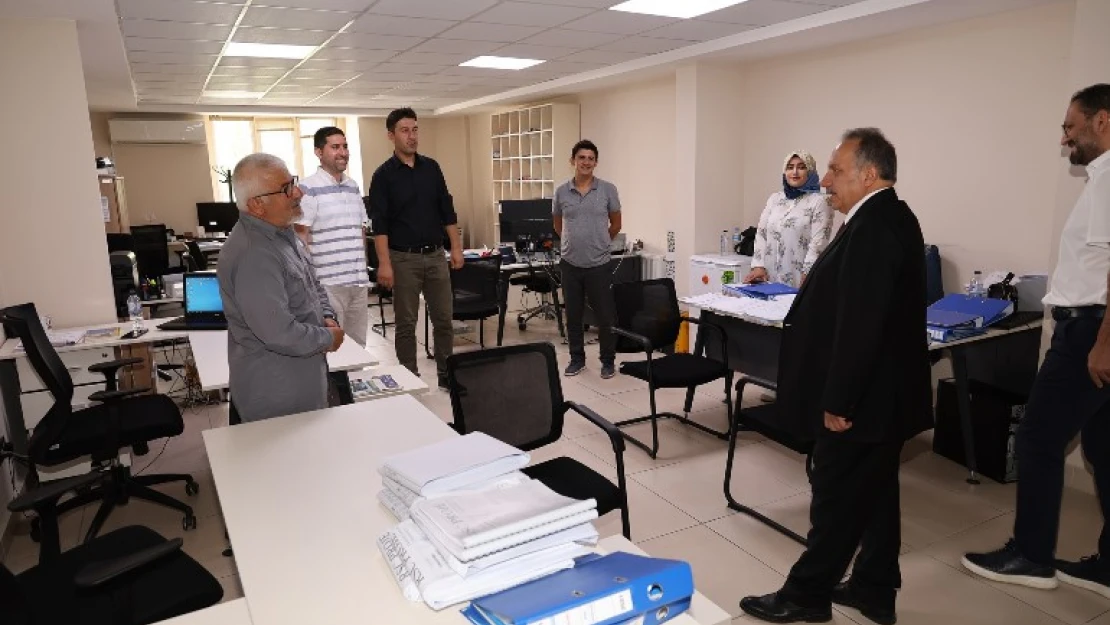 Başkan Yalçın personelle bayramlaştı