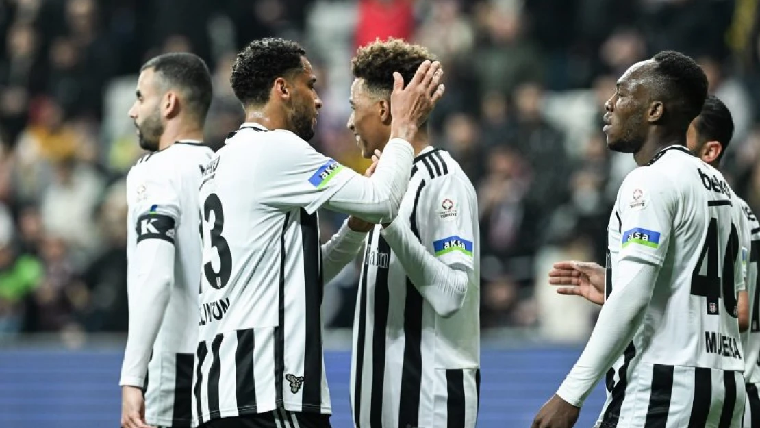 Beşiktaş ile Atletico Madrid depremzedeler için oynadı