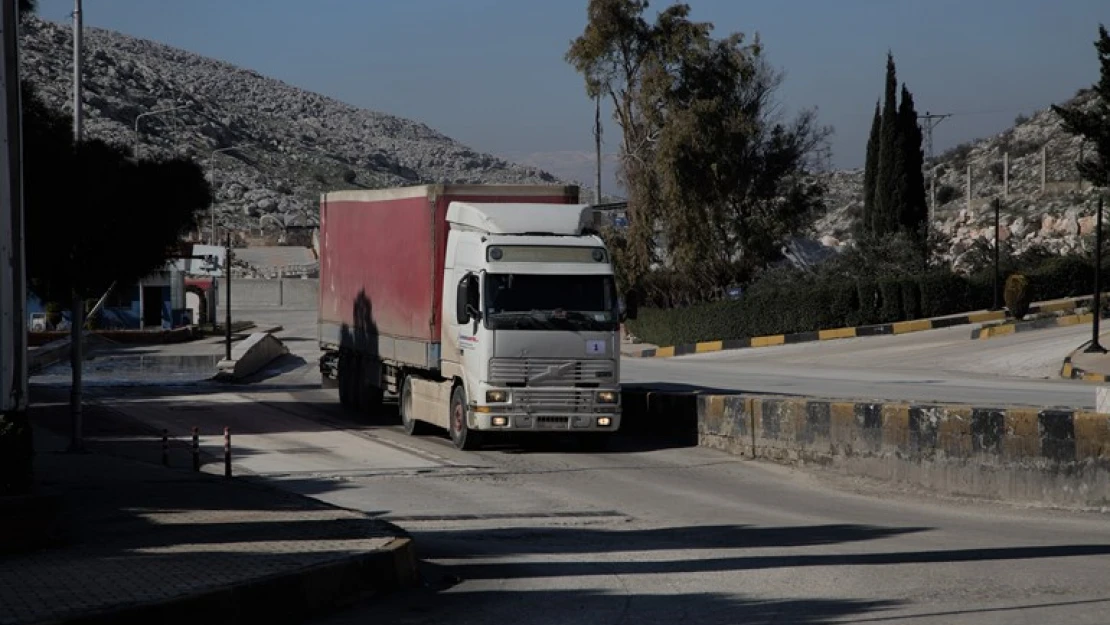 BM'nin Suriye'ye ilk konvoyu Türkiye sınırından geçti