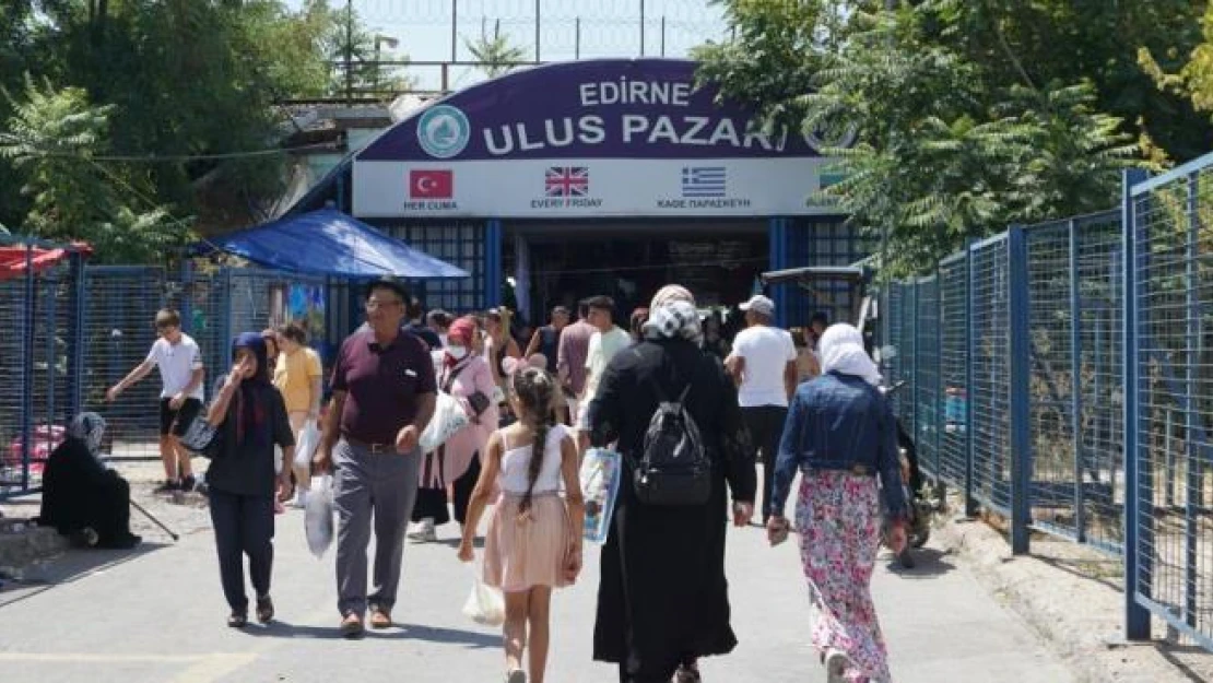 Bulgar turistler  Ulus Pazarı' na akın etti