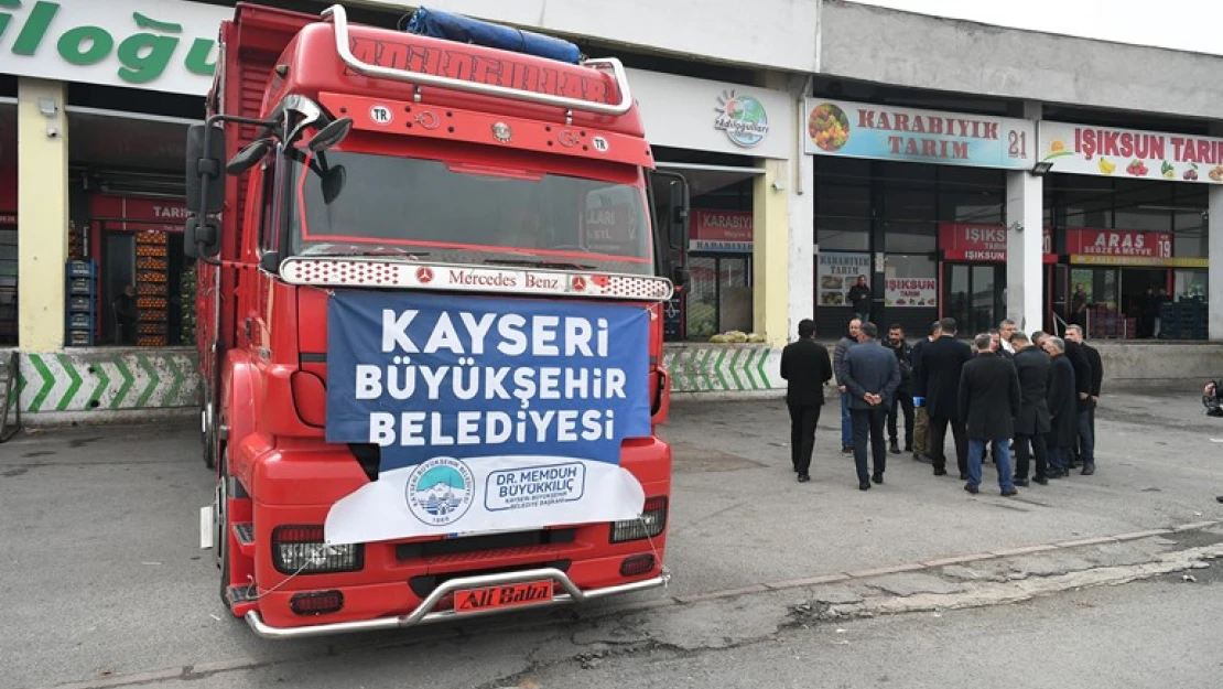 Büyükkılıç 2 kamyon yardım tırını Adıyaman'a uğurladı