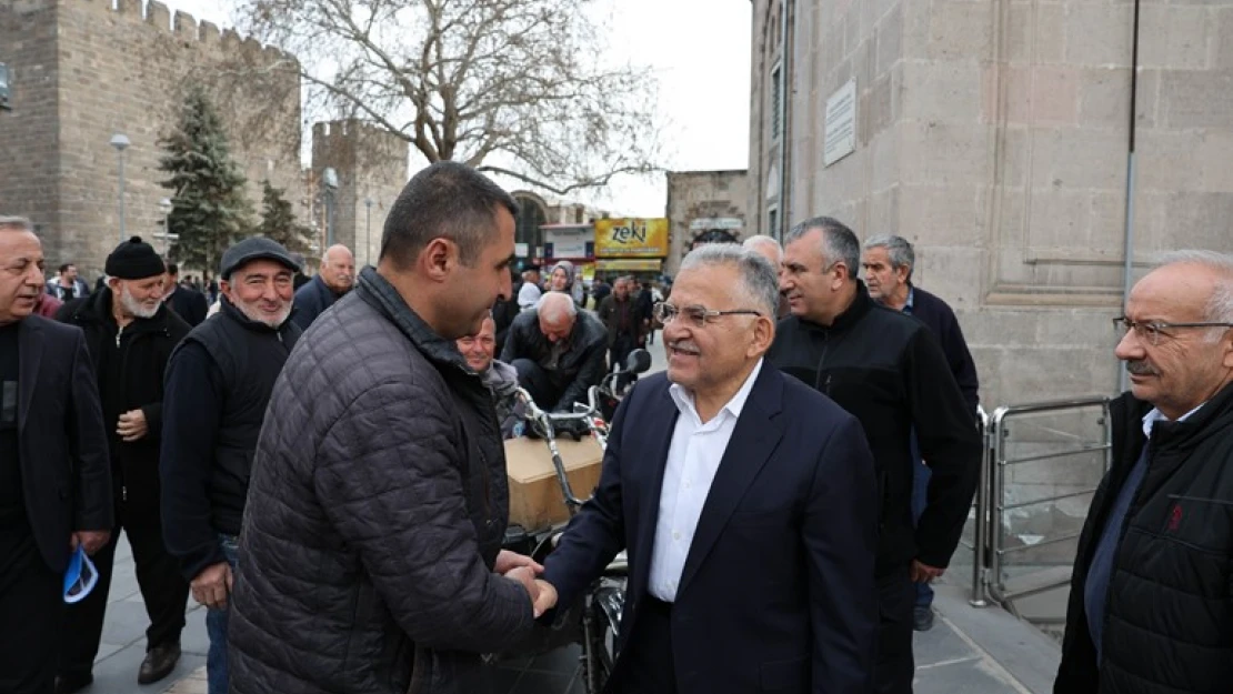 Büyükkılıç'tan Cumhuriyet Meydanı'nda esnaf ziyareti