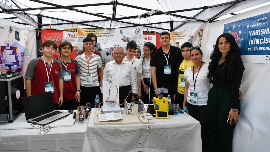 Büyükkılıç, Uluslararası MEB Robot Yarışması Açılış Töreni'ne Katıldı