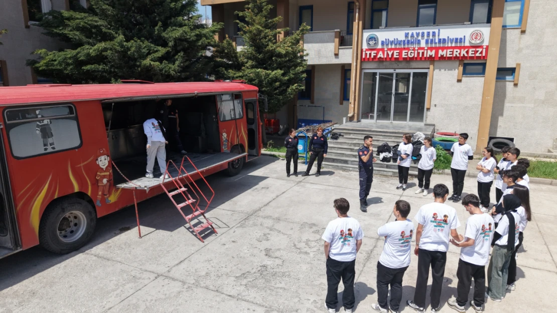 Büyükşehir'den Afet Farkındalığına Yenilikçi Yaklaşım: Gençler Kendi Kamu Spotunu Üretecek