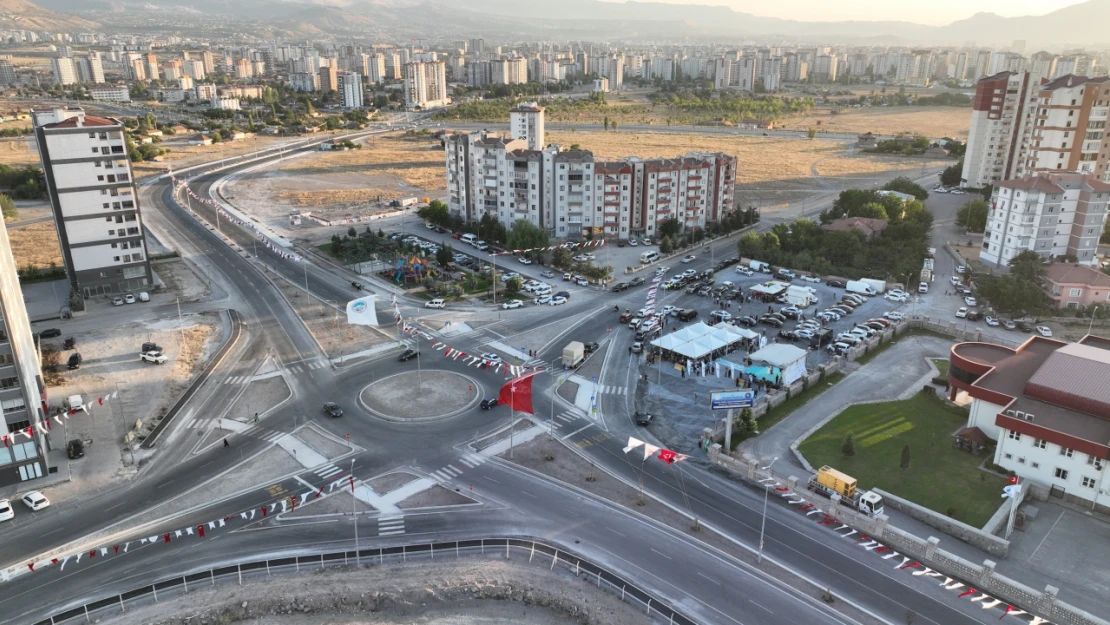 Büyükşehir'in 92 milyon TL'lik yoluna muhteşem açılış