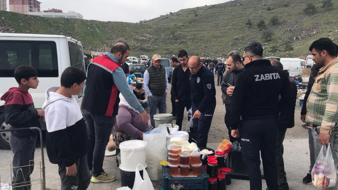 Büyükşehir Zabıtası'ndan Bit Pazarına Denetim ve İşlem