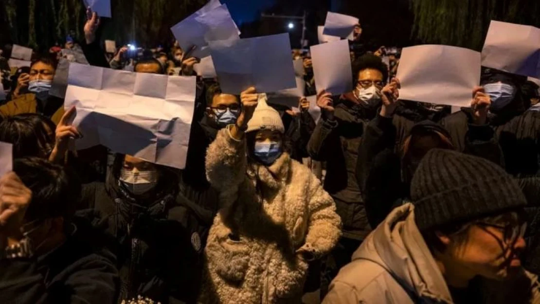 Çin'de protestoların ardından Covid-19 tedbirleri gevşetiliyor