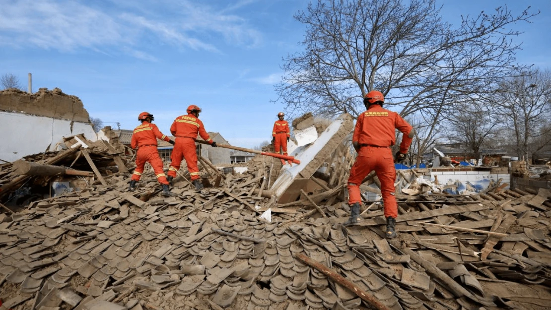 Çin'deki deprem felaketinde can kaybı 148'e yükseldi