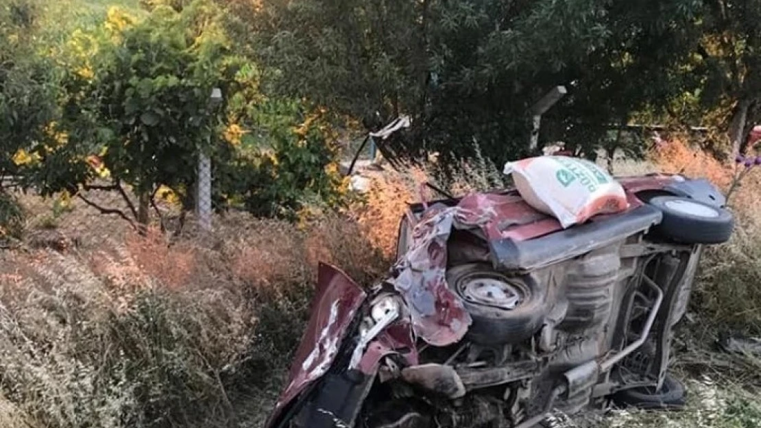 Çocuklarına bakayım derken karşıdan gelen araçla kafa kafaya çarpıştı