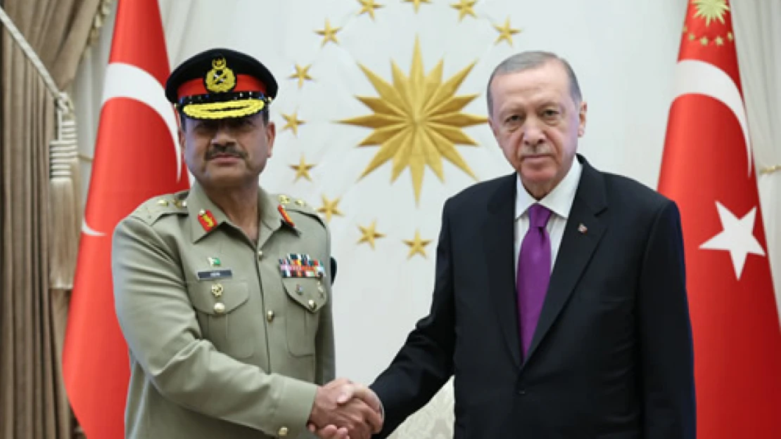 Cumhurbaşkanı Erdoğan,  Pakistan Kara Kuvvetleri Komutanı Syed Asım Munir'i kabul etti.
