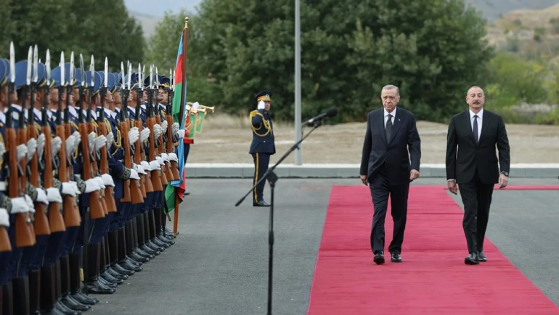 Cumhurbaşkanı Erdoğan, Cebrayıl'da resmi törenle karşılandı