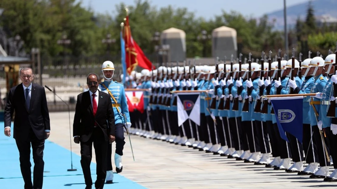 Cumhurbaşkanı Erdoğan, Somali Cumhurbaşkanı Mahmud'u resmi törenle karşıladı