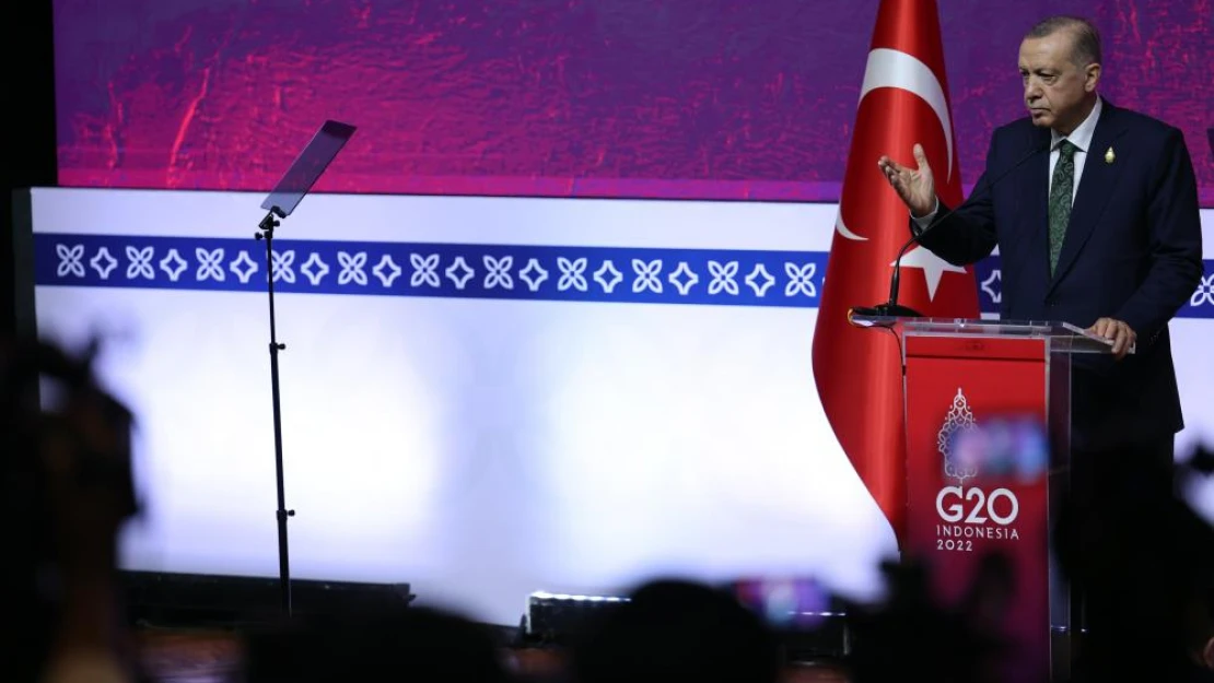 DEAŞ'la mücadele bahanesi altında terör örgütüne destek verenler de dökülen her damla kana ortaktır