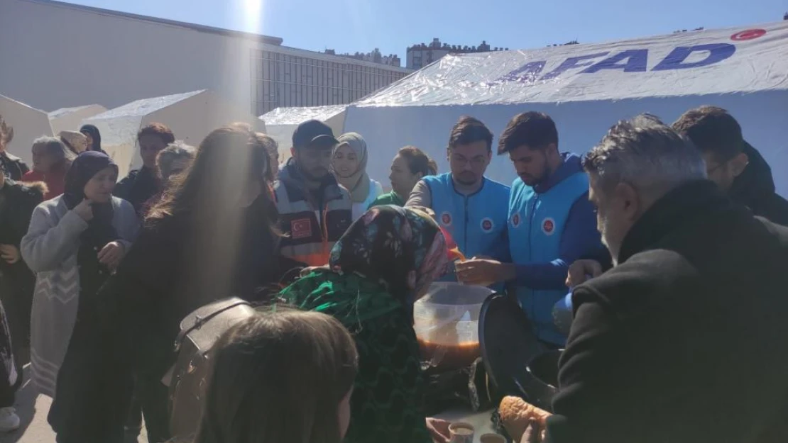 Diyanet İşleri Başkanı Erbaş: Deprem bölgesinde ibadet ruhuyla çalışan 15 bin hocamıza kolaylık diliyorum