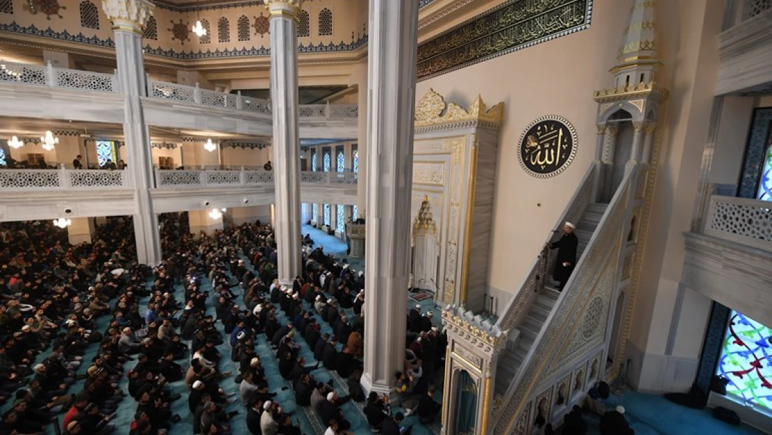 Diyanet İşleri Başkanı Erbaş, Rusya'da hutbe irad etti