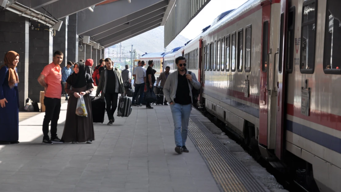 Doğu Ekspresi'nde bayram yoğunluğu