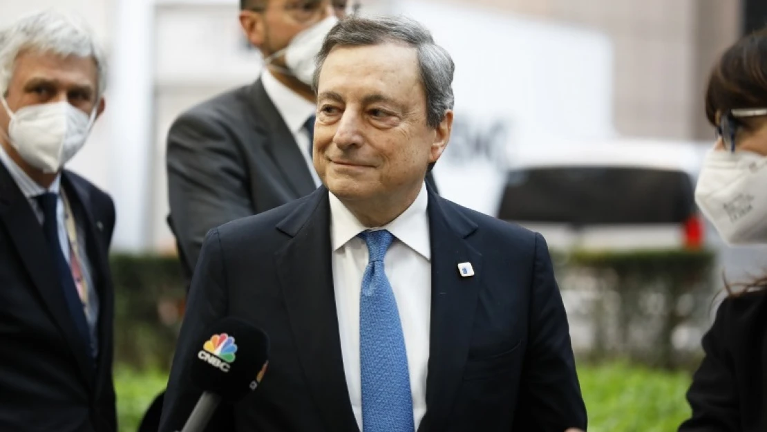 Draghi, istifa edeceğini açıkladı.