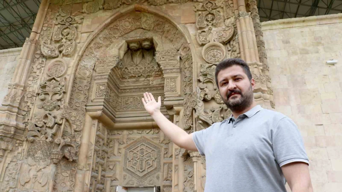 Dünyada eşi benzeri yok, ince işçilikle yenileme çalışmaları sürüyor