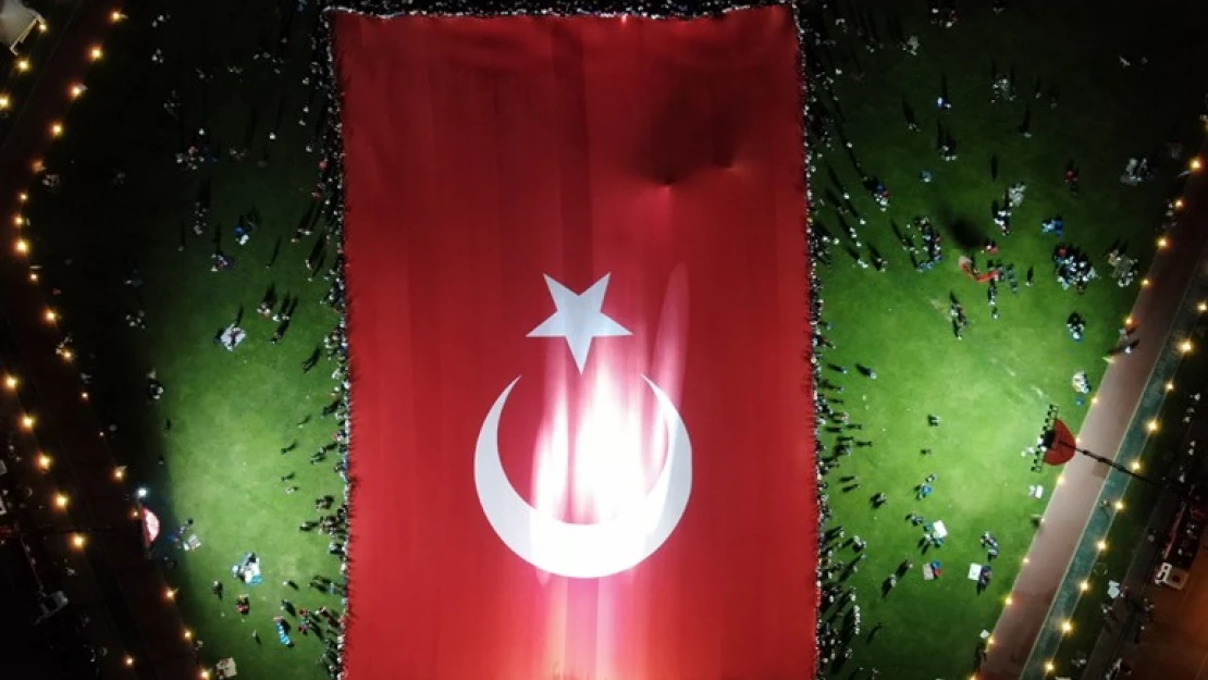 Dünyanın en büyük Türk Bayrağı 15 Temmuz'da yeniden açıldı