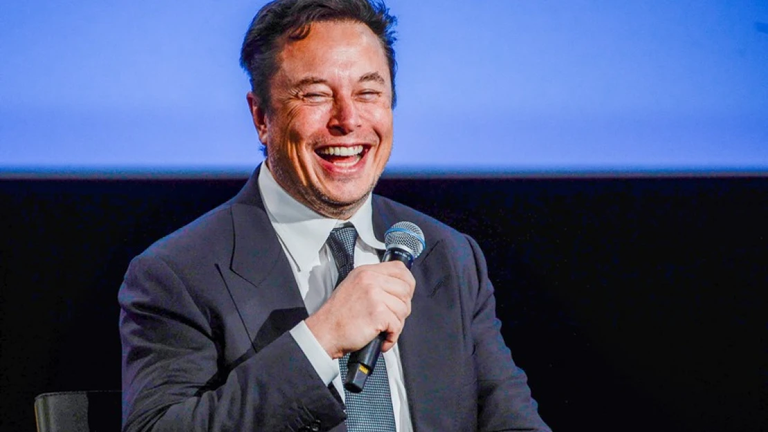 Elon Musk, Twitter'ı satın aldığını duyurdu