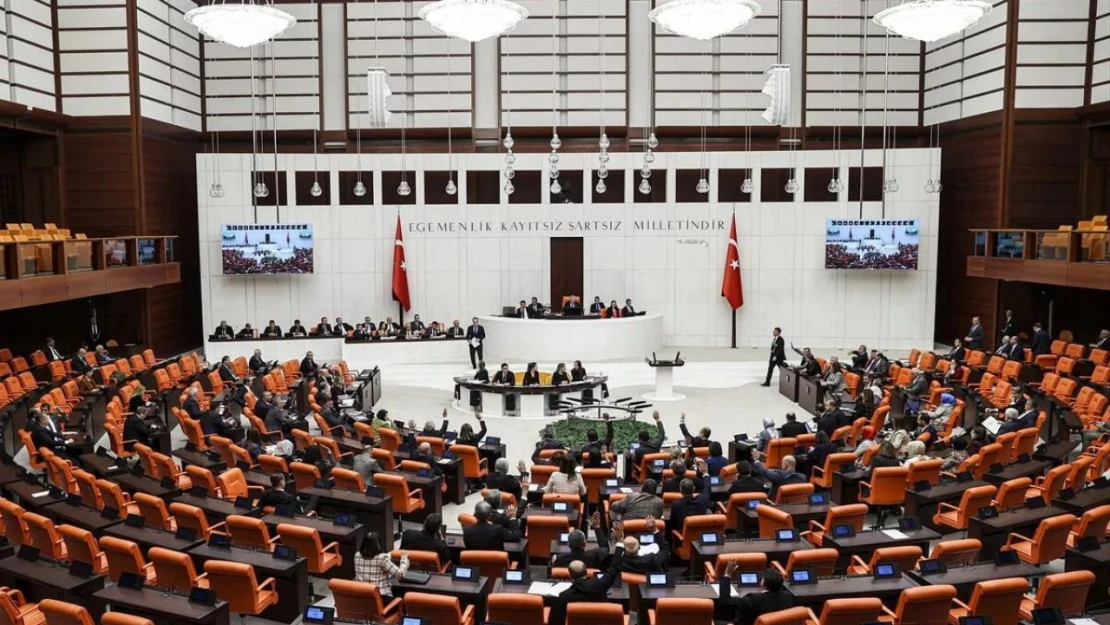 Emekli maaşlarına yönelik düzenlemeyi içeren teklif TBMM Genel Kurulunda kabul edildi