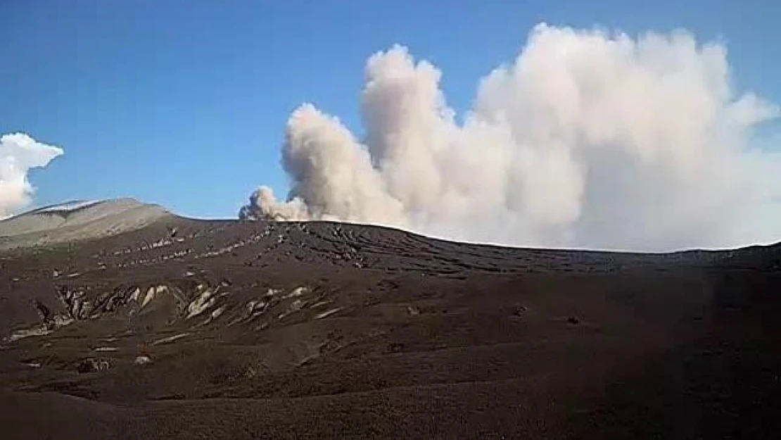 Endonezya'daki Anak Krakatau Yanardağı'nda patlama