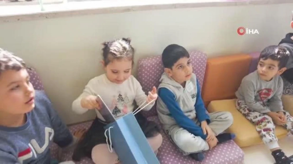 Enkazdan kurtarılan 600 çocuk Adana'ya getirildi, 59 çocuğun ailesi aranıyor