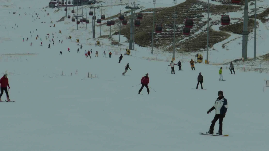 Erciyes'te pistler doluyor