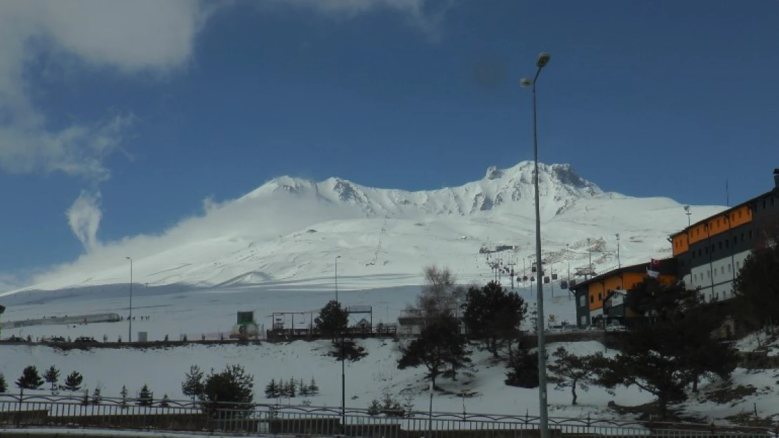 Erciyes'te sezon tüm hızıyla devam ediyor