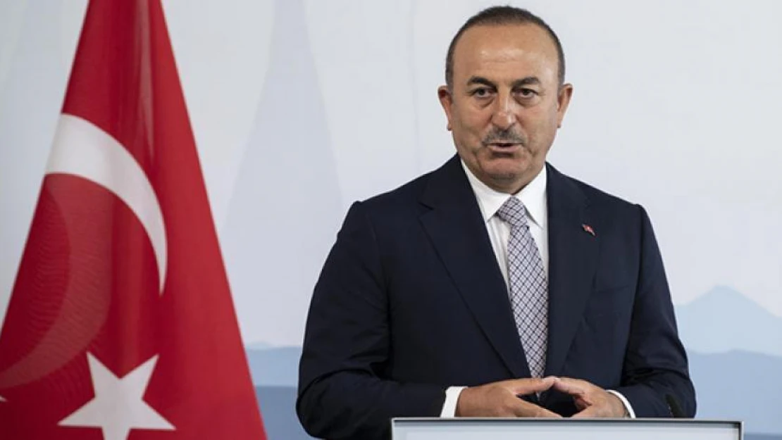 Bakan Çavuşoğlu, Dışişleri Şehitliği'ni ziyaret etti