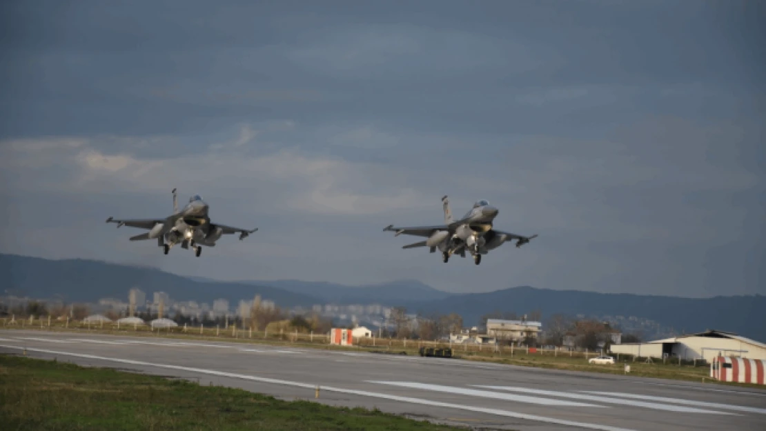 F-16'lar Yunan uçaklarına gerekli karşılığı verdi