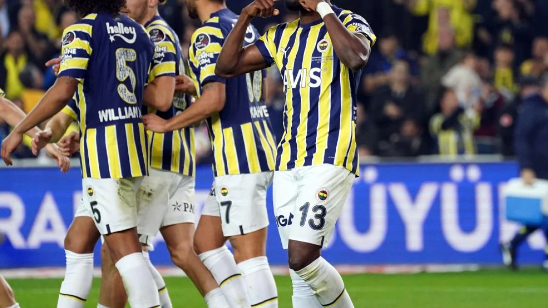 Fenerbahçe 10 kişiyle kazandı